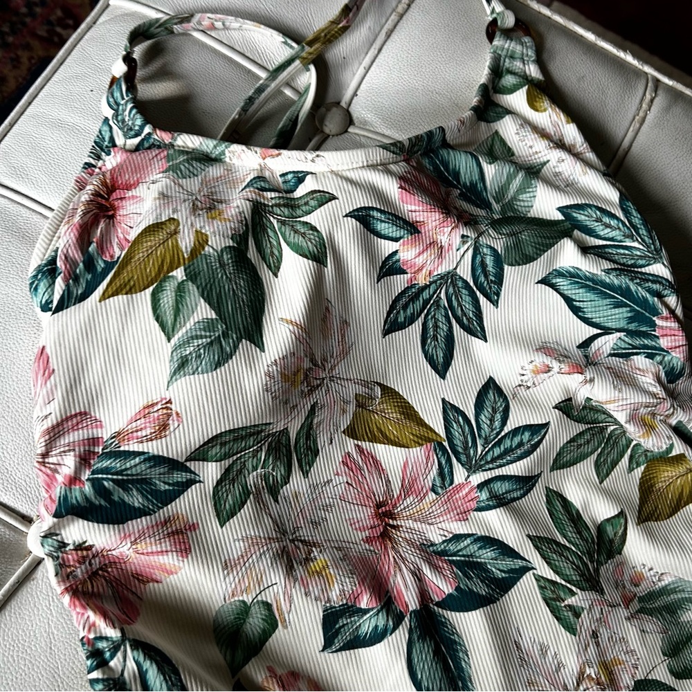 Palisades beach club Floral One-Piece Swimsuit sz Med good condition - Picture 2 of 5